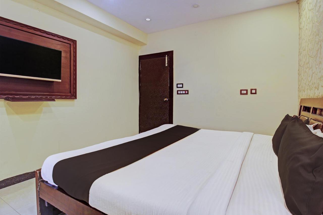 Flagship Grand Sandarshini Inn Near Mgbs Bus Station 海得拉巴 外观 照片