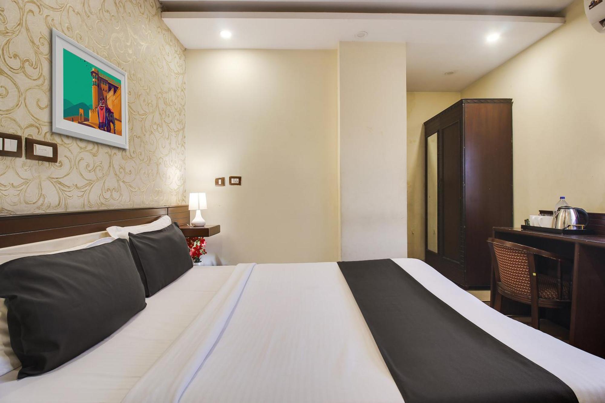 Flagship Grand Sandarshini Inn Near Mgbs Bus Station 海得拉巴 外观 照片