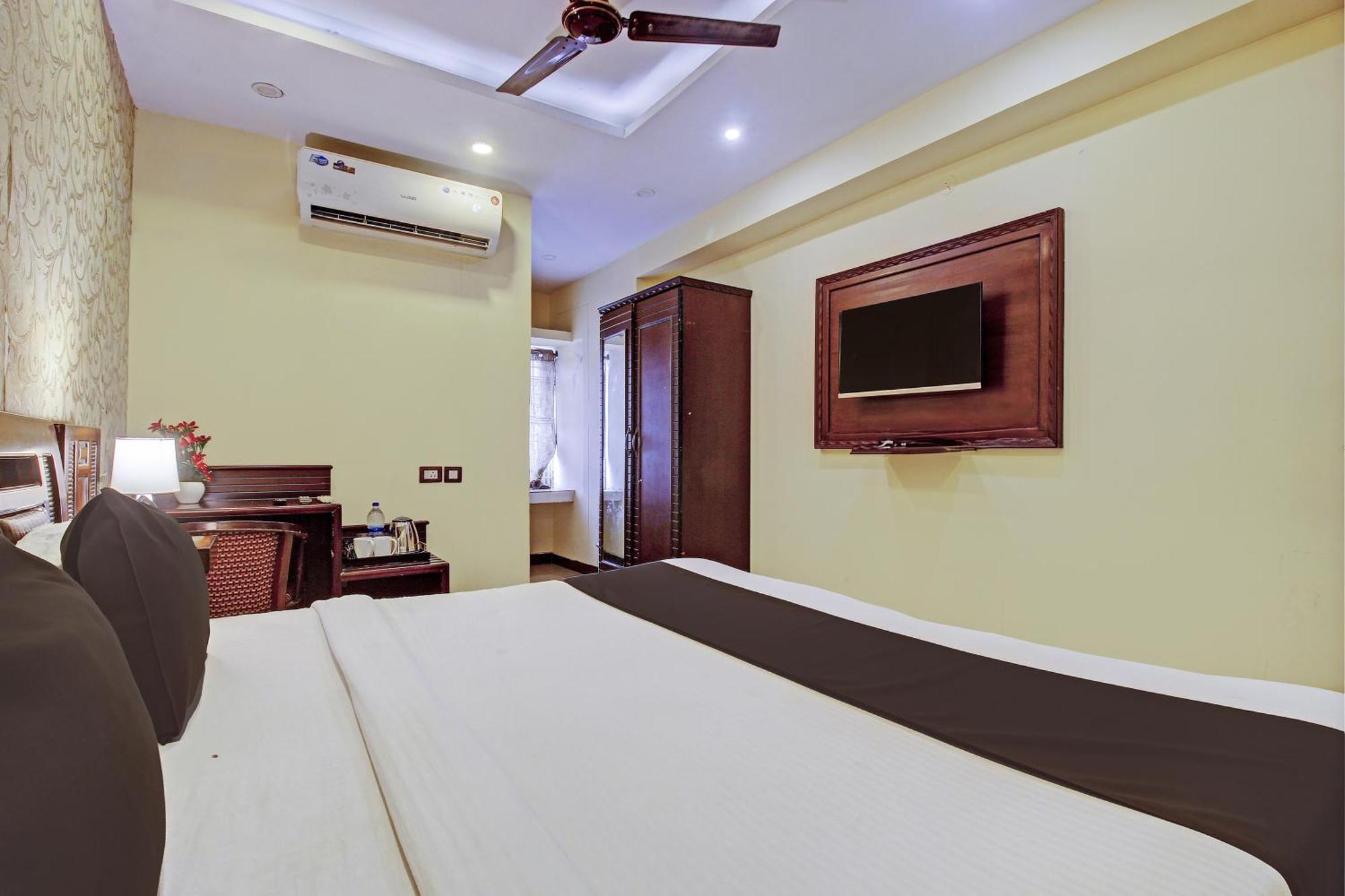 Flagship Grand Sandarshini Inn Near Mgbs Bus Station 海得拉巴 外观 照片