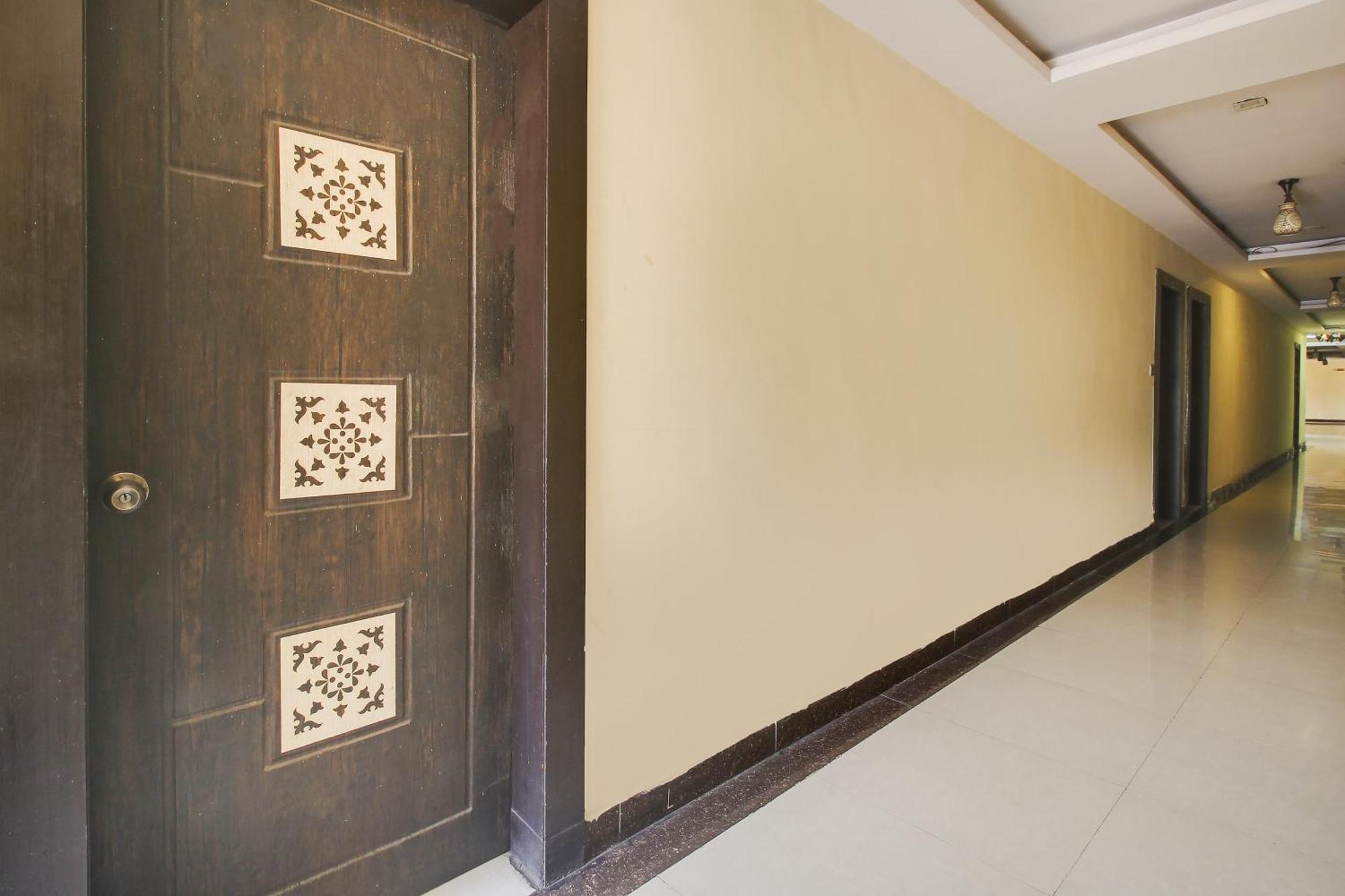 Flagship Grand Sandarshini Inn Near Mgbs Bus Station 海得拉巴 外观 照片